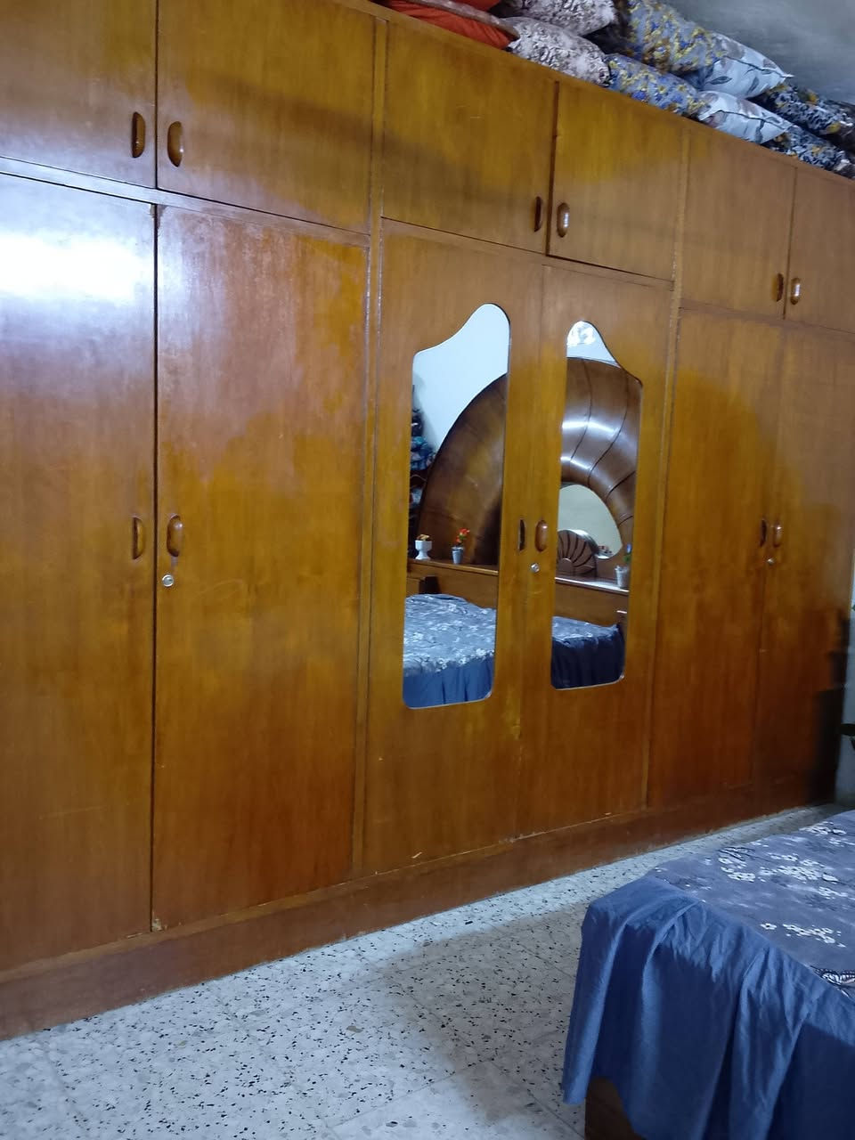 السلام عليكم غرفه للبيع صاج عراقي مكان مدينه الصدر رقم الهاتف ***********
