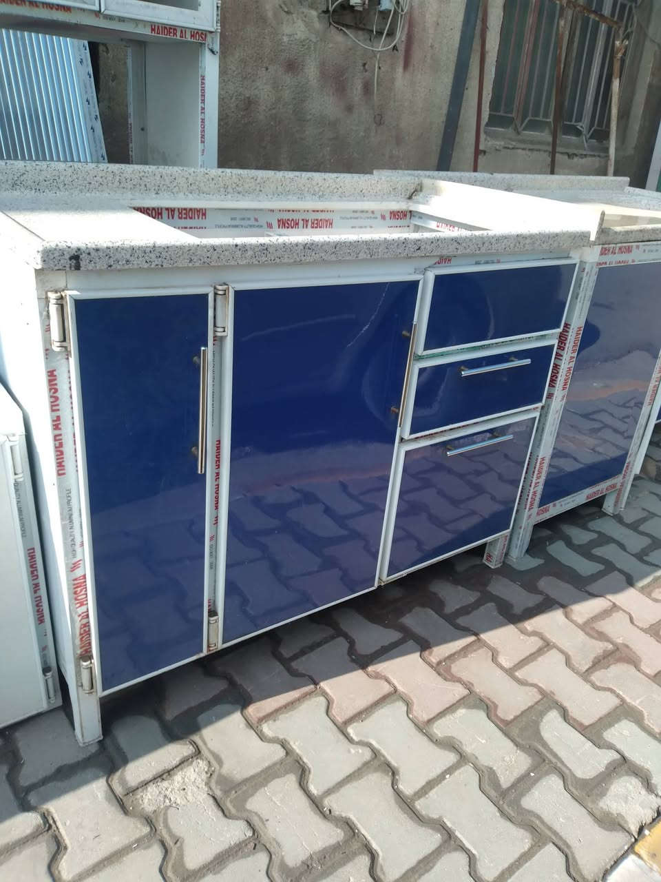 كاونتر للبيع ٥ قطع ع متر ونص مرمر نطيف اتصال ع رقم ***********
