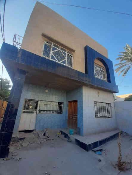 بيت بالجمعيه 170 متر ابيع اقل من سعر قطعه  واسعار الجمعيه معروفه البيت تفليش وليريد يرممه ويكعد بي هم يرهم بي ثلاث غرف وهول ومطبخ واستقبال وصحيات 
سند مستقل تحويل مباشر اخوان اقل سعر بالجمعيه المتر ب3 مليون اني ابيع جوه السوك بالعافيه عالياخذه طبعا الموقع ممتاز عالشارع سنتر مال مطعم فوانيس اس استفسار عالرقم ***********
