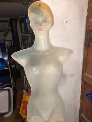 بغداد/ عرصات الهندية
ملكان تعليك نسائي وجه قياس وسط عدد16 متوفر