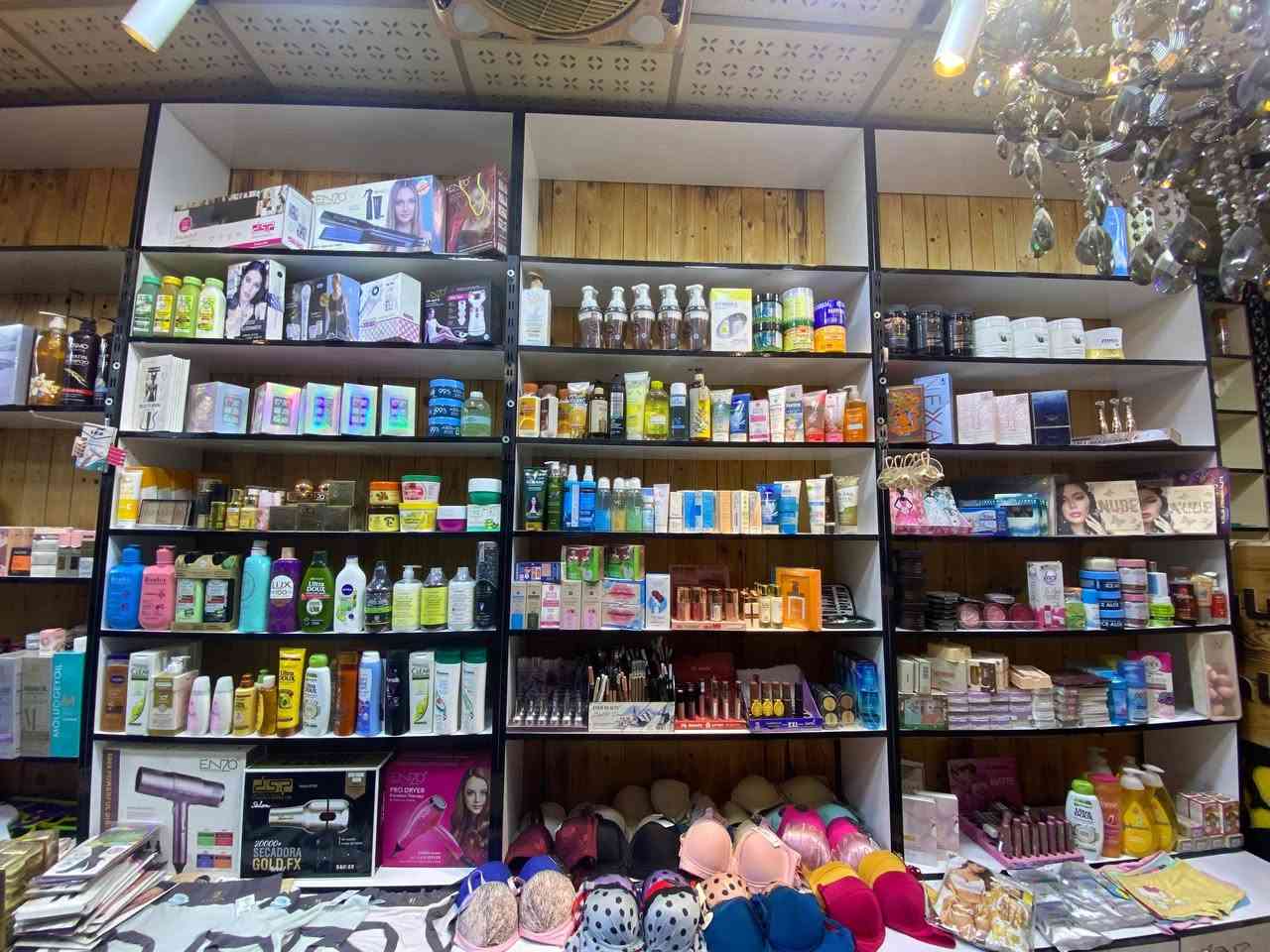 السلام عليكم.
مكلف بالنشر. توجد رفوف عرض نوع ndf اخو الجديد ترهم لاي عرض بالمحلات مشتغلهن قبل سنة كلفن 5 مليون والسعر المطلوب حاليا ( مليونيين ) وبي مجال شوي حگ الجية للتواصل مع صاحبهن علي  ***********  .
اعتذر عن الاجابة مو متواجد فيس
