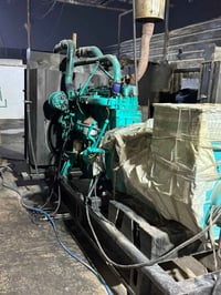 مولد للبيع موقعه السكلات ب13 على شارع العام بنص الجزره حمله 550 بيه سي...