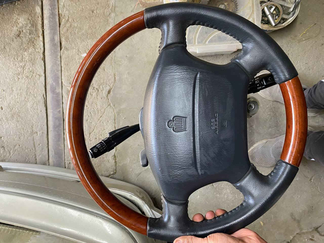 السلام عليكم ورحمه الله وبركاته
استيرن راس ثور كامل الشه كامله اي نقص مابيه دركه اصليه صاج عاج اصلي مو صبغ بلاديه شريط البداله ستيران كامل مو كهرباء حاويه وارد اليابان شرط الفحص 

***********
***********

موجود توصيل الجميع المحافظة العراق
