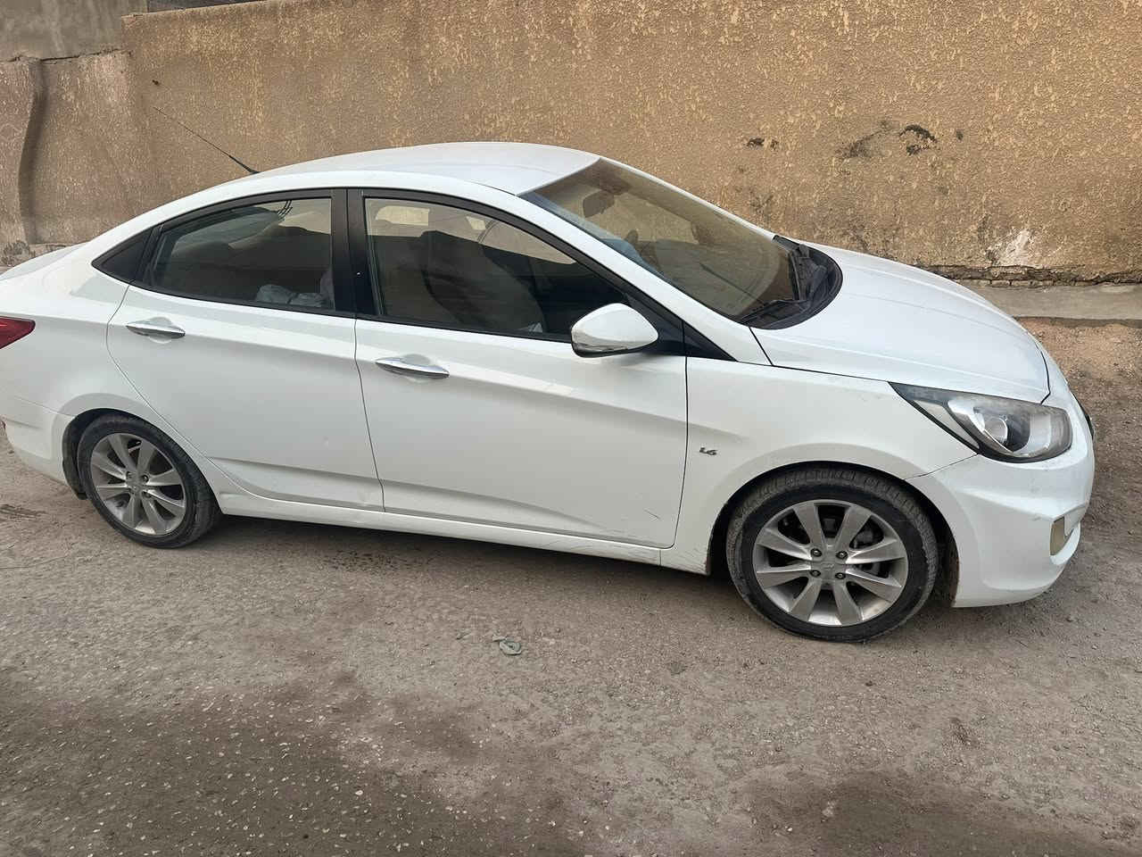 ياالله 
السلام عليكم 
سيارة اكسنت 2013
اربيل باسمي سنوية 2030
السيارة مكفولة كفالة عامة خليجي بدون اي داخل 
محرك 1600
فول عدا الفتحة حساسات اشاير بالمري 
مكاني الحلة بابل المركز 
***********
