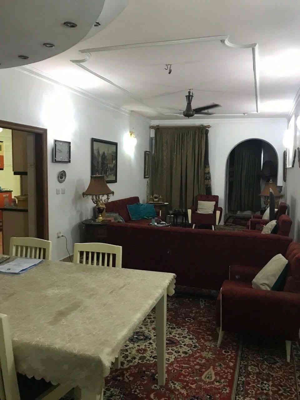 كراج كبير يتسع لسيارتين حديقة كبيرة للاستفسار *********** على الواتس اب بناء درجة اولى  سنة ٢٠١٢
