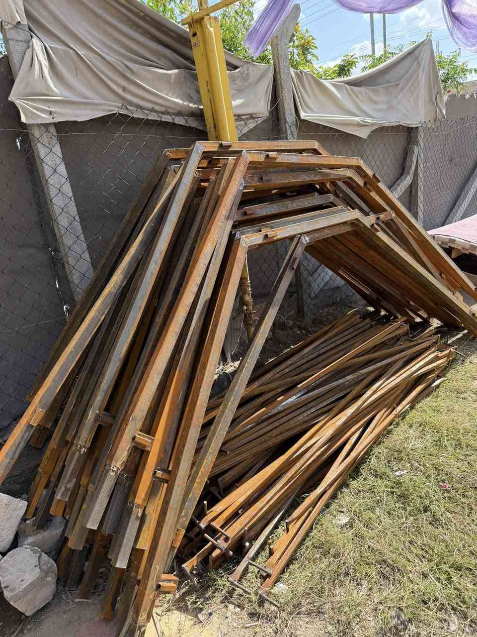 سلام عليكم اخوان #بلاش #بلاش  #اقوى #عرض #خاص #لفتره #محدوده اخير 5   #جوادر  للبيع جديد  طول الجادر الواحد 8 متر وعرضه 4 متر الجادر الواحد 5 اقواس كامل هوه وقماشه الحديد ابو الانجين العريض مليم و6 الاقواس شغلهن درجه اولى السعر 595 قفل قفل عرض خاص بيهن السعر السابق جان السعر 650 مكاني نجف ***********
