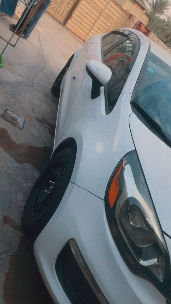 كيا ريو لفين 16سياره بيه صبغ قطعتين سياره اليبل واحد كلشي مابدل بيه سعر 97وبيه مجال رقم ديالى رقمي ***********
