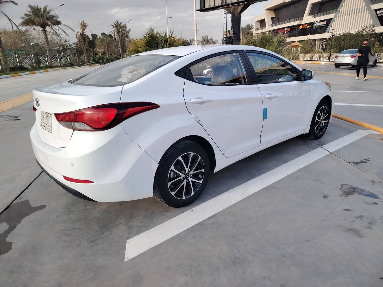 السلام عليكم النترا 2016 خليجي محرك 1800دوش رقم بغداد
تبديل جاملغ أمامي الأيمن بدون دواخل وبدون صبغ تبديل بلادي نفس اللون محرك كير مكفول بلادي 
تخم تاير جديد صدر امام خلفي  جديد تبريد تدفه كلها تمام 
السعر ١١٧ ورقه بيها مجال
***********
