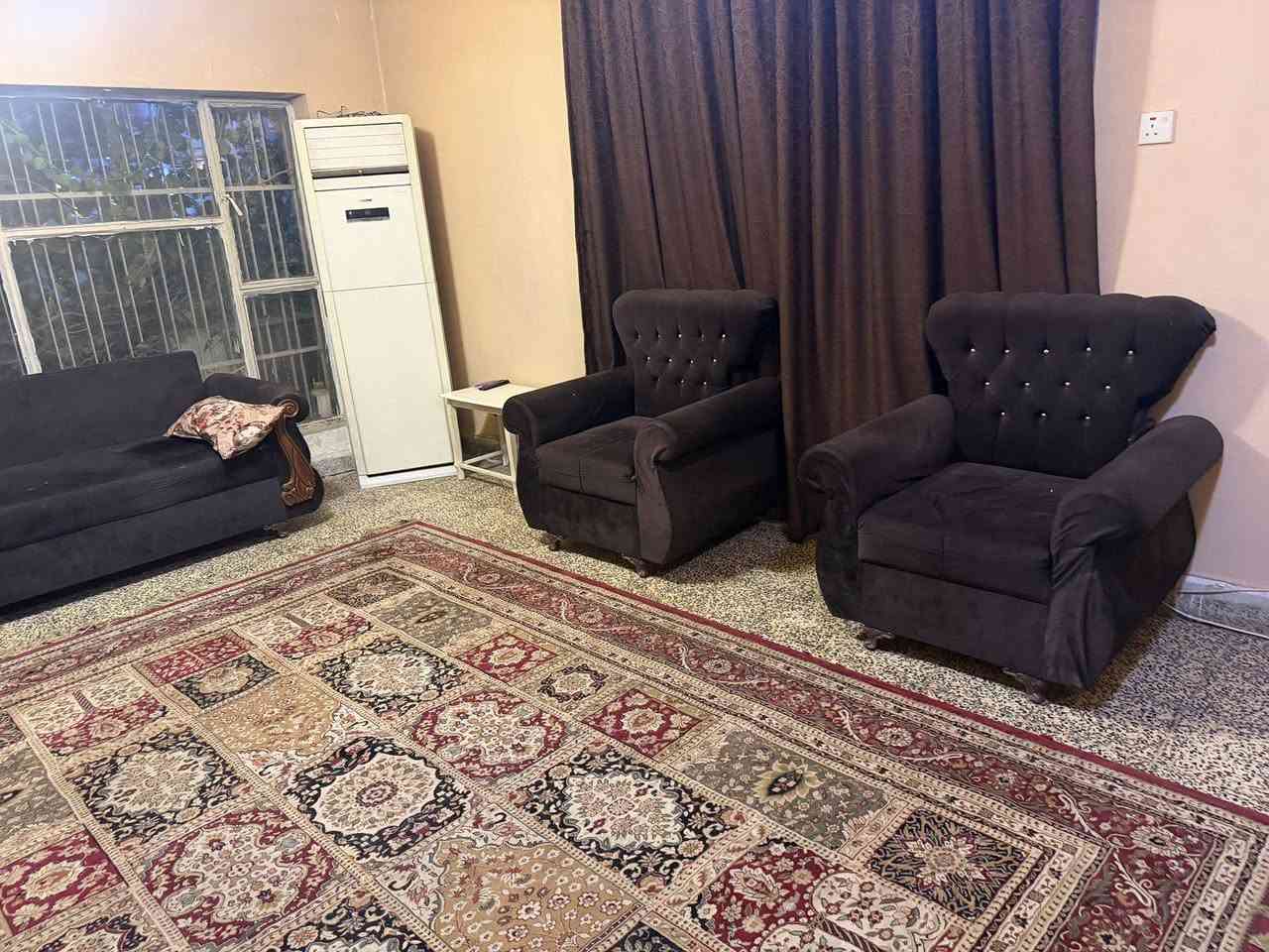 التخم الرصاصي 200 التخم الثاني 400 ميز طعام 200 كاونتر 300 طباخ150 غساله صحون250 جديده ثلاجه500 غرف اطفال 100 الوحده  الكاونتر القطع الوحده50  مكان اليرموك ***********
