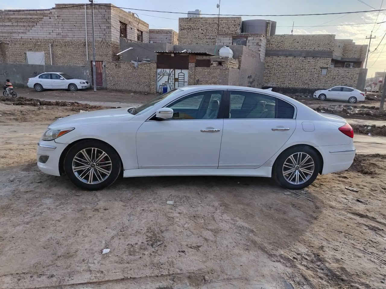 اسلام عليكم جنسس موديل ١٤ رقم بغداد حادثه بنيد وجاملغ موديل ١٤ لسياره حلو سعره ١١٠ وبيه مجال بصيط *********** تصال او واتساب
