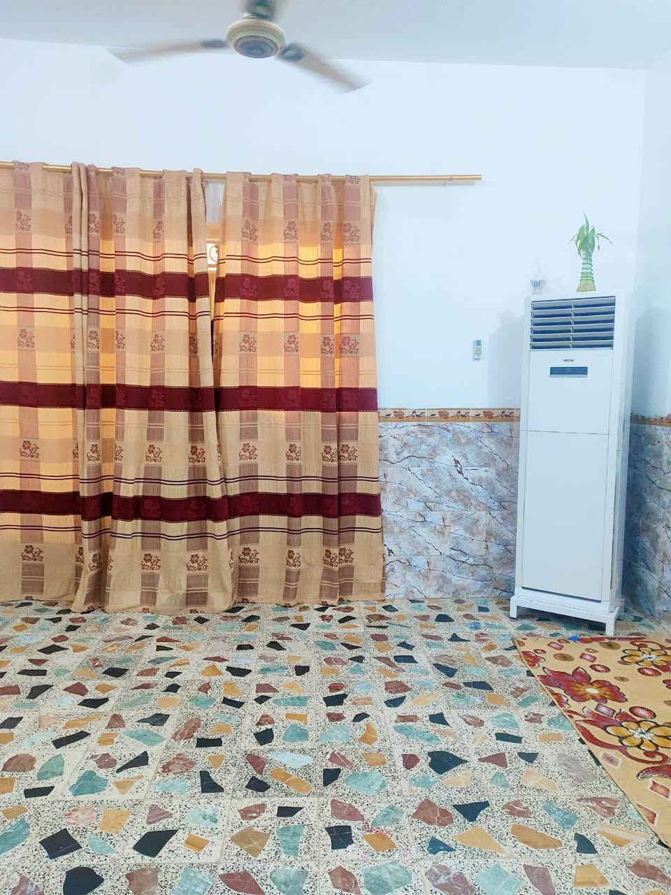 بيت مساحة 200متر ميسان حي الإمام الكاظم .ع الروابة سابقاً مقابيل مكتب الغاز يعني مو فرع موقع حلو والمنطقة هادئة طابو صرف اي استفسار خاص .....


**إذا كنت صاحب هذا الإعلان وتريد حذفه لأي سبب، رجاءا أرسل رسالة إلى الدعم الفني**