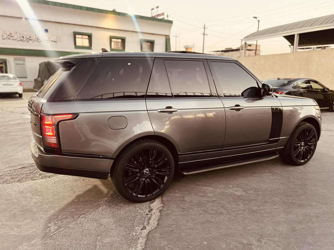 رانج مديل 16 سعر 180 حادثه جاملق  خلفي نصه ***********
