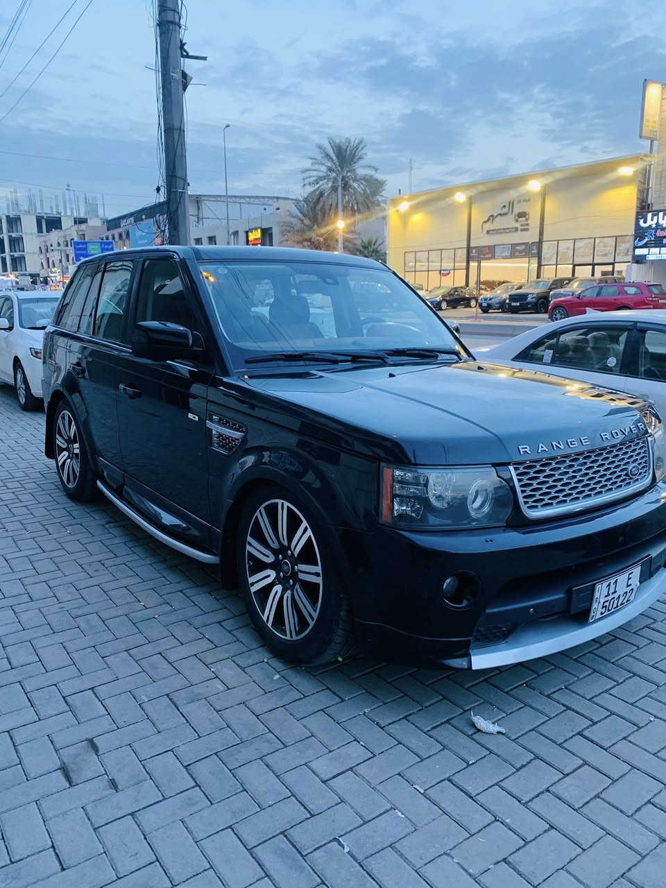اعتقد انضف واجدد رانج مديله  
مكفوله كفاله عامه من رصعه 

رانج روفر ٢٠١٣ اصل  luxury فول
خليجي وكالة سردار
محرك ٥ آلاف المرغوب 

رقم بغداد الجديد مميز

ماشيه ١٠٠  كيلو متر

المواصفات

-تبريد وتدفئة شغالات فول

-تخم تاير جديد

- بصمة ابواب ٥

- بصمة تشغيل

- فتحة سقف سلايد

- داخل لونين جديد بلادي لوك 

- ٣ شاشات

كامره خلفيه

- كشنات جلد +تدفئة امامي وخلفي +كهرباء

-جكات شغاله كاملة جوبلسات

- حساسات اصطفاف امامي / خلفي

- كشنات ميموري خزن

- مري قلاب مع البك

صندوك شفط كهرباء

وينفصل قطعتين

- هاند بريك بصمة كهربائي

- منظومة زينون داينامك متحرك يعني البجم كله زينون اصلي بلادي 

Harman kardon سستم صوت -

- ثلاجة بلجكمجه شغالة

تبريد قطعتين

- ستيرن كهرباء وتدفئة

تحكمات ستيرن كاملة
 
كتلوكات وعده طوارى بلاديه 
حتى سبير مانازل
مبيها اي نقص 

السياره جاهزه وحلوه شوفتها احلى بالواقع 

باسمي شخصين وتحويل ثاني يوم 

السعر : ١٥٠ $وبيها مجال بسيط 
بيع او مرارس 

عنواني بغداد الشعله 

رقم الاتصال*********** واتساب
