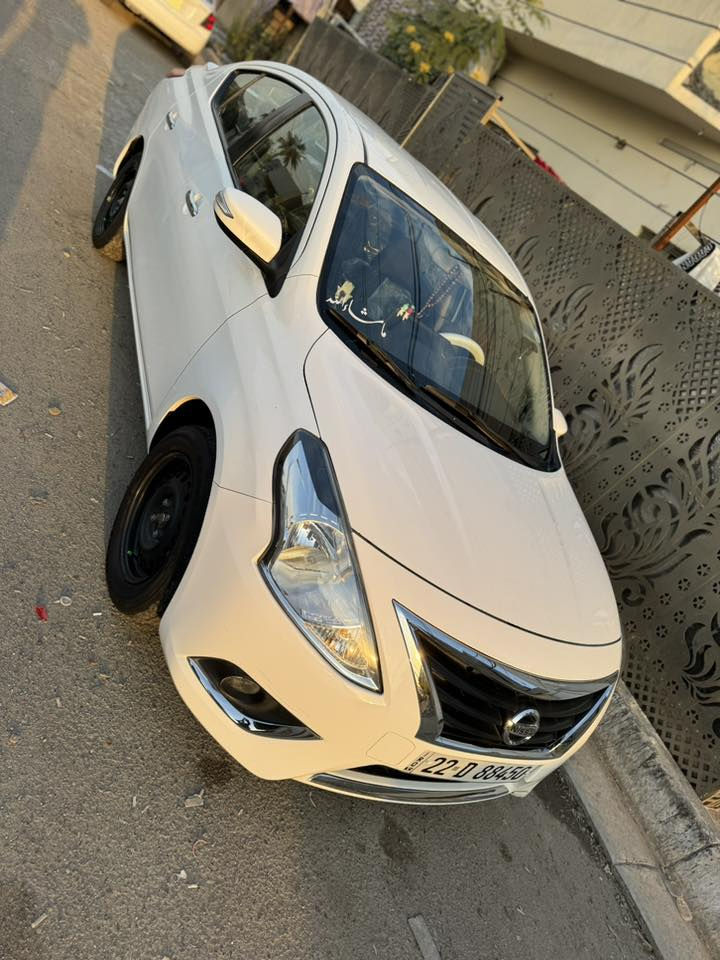 نيسان سني مصري 2023 
السياره خير من الله جديده 
السياره كفاله بس الجاملغ الي ماشر عليه بارد
ولباب الخلفي ٣ أصابع بارد مكانها بغداد 
***********
