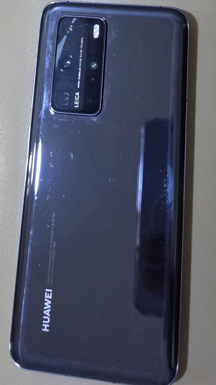 للبيع هواوي P40 Pro ذاكرة ٢٥٦ نظافة الجهاز ٩٠% مابي اي تصليح ويا ملحقات شاحن هواوي الاصلي ٤٠ واط وشاحن هواوي الاصلي وايرليس ٤٠ واط وكفرات ٢ السعر ٣٥٠ الف للاستفسار ***********
