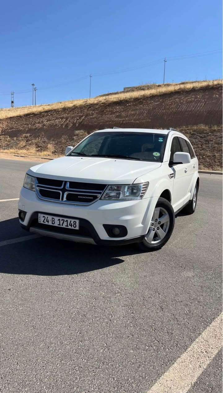 دوج جورني ٢٠١٢  
ره قه م سه نه وي جديد 
گيرو مه كينه بشه رت 
داخلي ره ش 
شاشه
بصمه
USB-AUX
نشره داخلي 
سپير جديد   
٣ مقعه د  ٧ ركاب 
تايره جديد 
 ١ قطعه چملاقئ سينگي به خه بئي داخلي 
شاشه له مس  گير ئوتوماتيك عادي 
تبريد مركه زي  هرسيك مقعه د 
٦ پستين مرغوب ٣.٦ 
ره قه م دهوك تحويل شه رت  
***********
125مجال پيچه ك 
١٠٠$ غرامه دهوك, العراق
