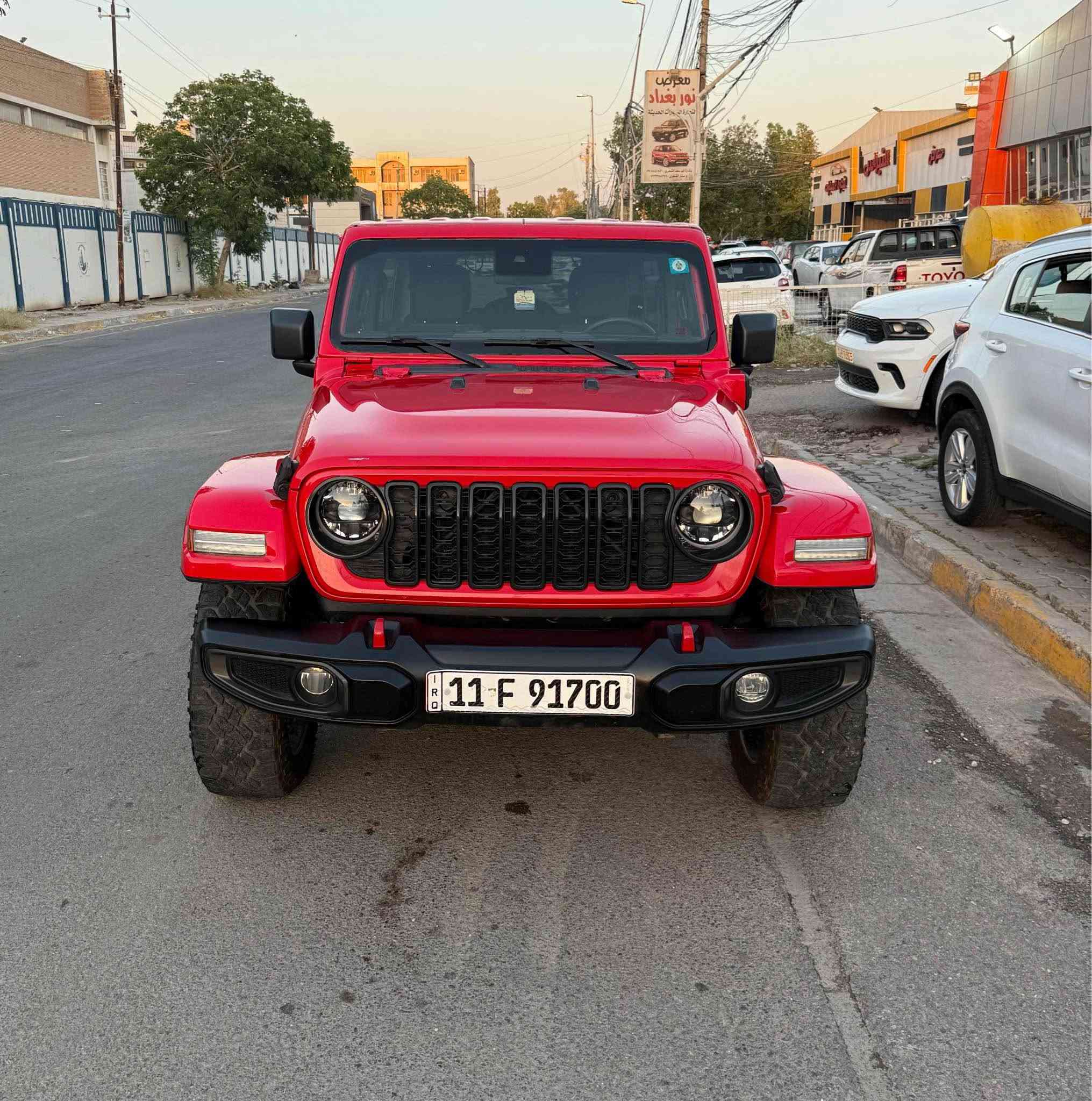 🌹🌹تحية طيبة🌹🌹
جيب رانكلر 2024 احمر 🔥🔥🔥
امريكي حادثة فقط دعامية تعتبر كلين 
صور الحادث مرفقة بدون دواخل 
مواصفات
بلكن 3 انظمة قيادة / بصمة تشغيل وابواب وتشغيل عن بعد / سقف منفصل / شاشة كار بلي الجبيرة / جام اوتو /
تبريد قطعتين / مود درايف 
ماشية 43 الف 
محرك مفتوح هسه يشتغل بانزين عادي 
كير مكفول 
رقم بغدا د الجديد باسمي 
السعر 270 ورقة او مراوس 
مكاني بغداد معارض الكريعات 
*********** بغداد, العراق
