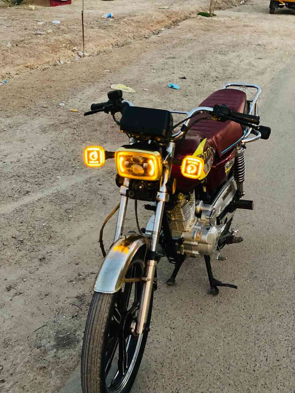 سونك سيفان للبيع 5 كير مكنيه150 cc دراجه نضيفه تايرات جوبلس كلشي شغال بيها أوراق موجود موديل 2023 عنوان بغداد 

السعر 550 وبيها مجال 

***********
