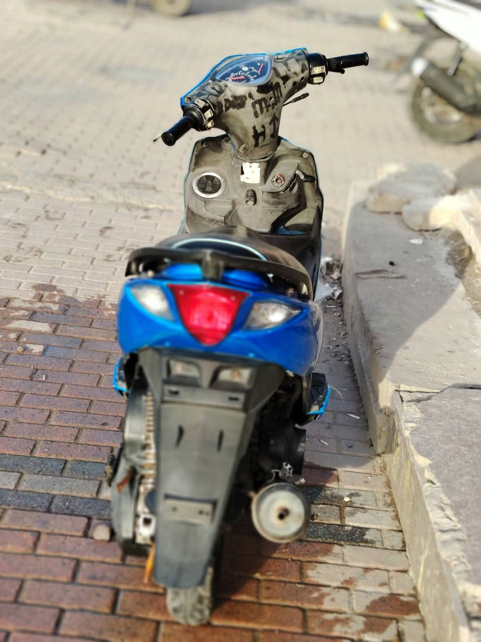 السلام عليكم
دراجة ماكس 120 مضلع مكينه ممفتوحة
نكرة سلف وهندر كهربائيات كله شغالة
بس كفر تجاري
معروضة ب600 وبيه مجال بسيط
عنوان بغداد شارع فلسطين
***********
