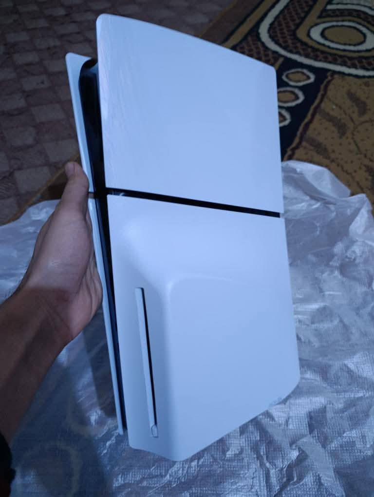 السلام عليكم بلي ستيشن 5 سليم
ذاكره 1تيرا نظيف نظافه 100‎%‎ حاله حال الجديد
مستخدم شي قليل جدا كامل ملحقات الاصليه اللي تجي وي الجهاز اضافه الى كارتونة الجهاز
السعر 475 قفل قفل بدون اي عموله


**إذا كنت صاحب هذا الإعلان وتريد حذفه لأي سبب، رجاءا أرسل رسالة إلى الدعم الفني**