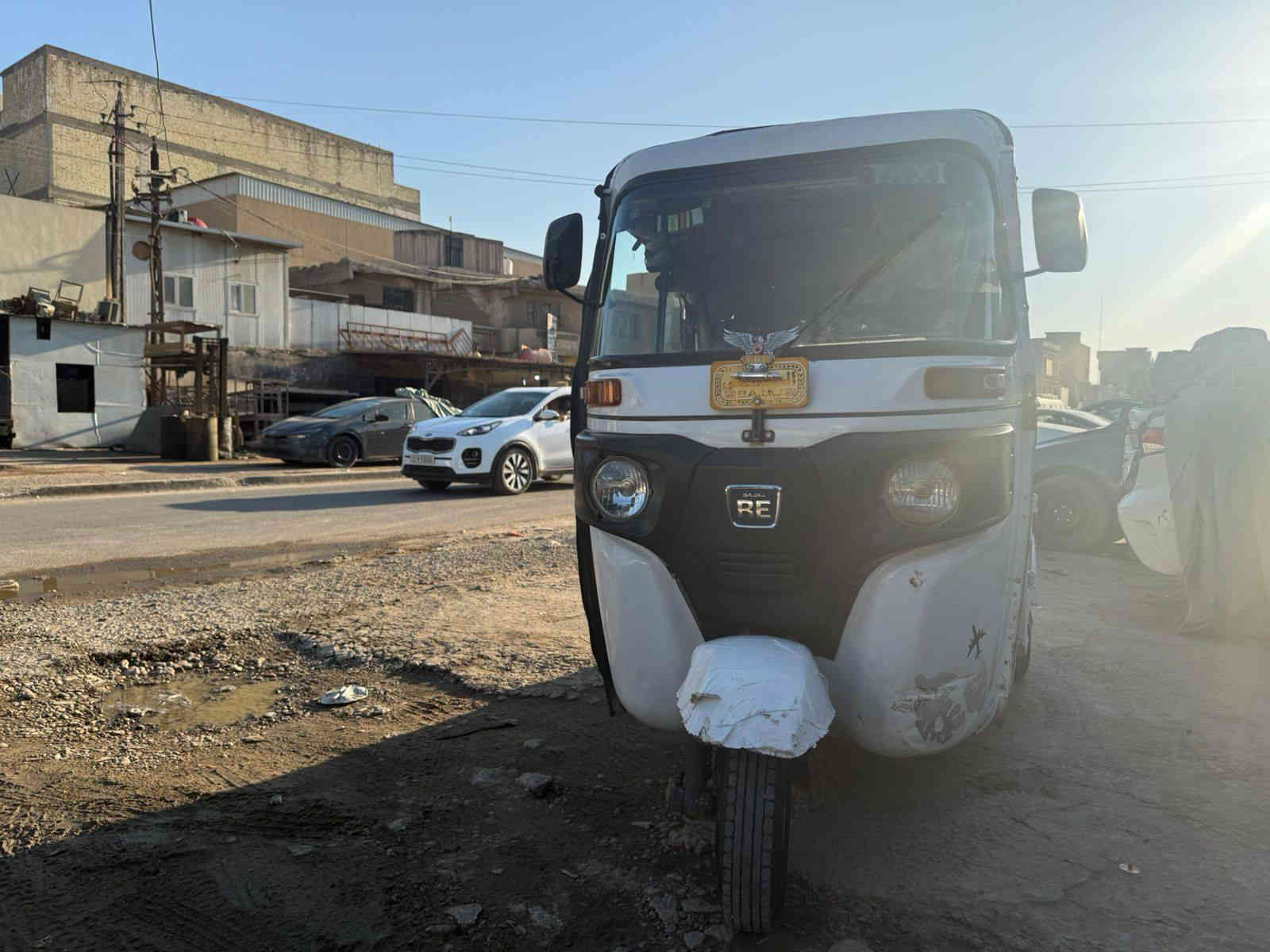 سلام عليكم ورحمه الله وبركاته تكتك البيع موديل 2021 التكتك مكفوله محرك وكير وكشر نضيف سعر 9  مكاني بغداد الحريه ***********
