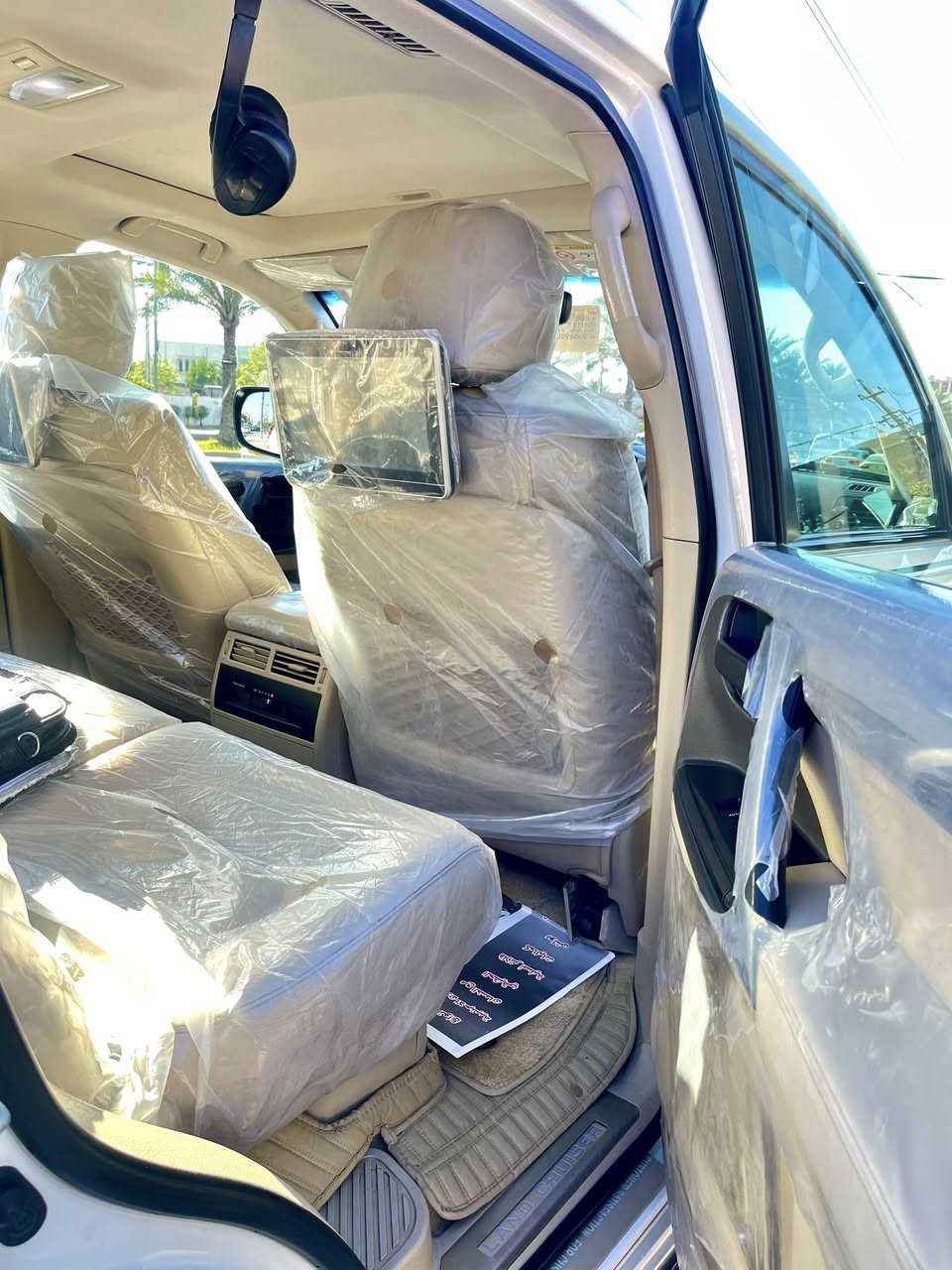 تويوتا لاندكروز 2019 شركة ساز باب اول  جديدة جداا
كفالة عامة من صبغ وتبديل فقط بارد بسيط حتى الدعاميات كفالة سيارة ع وضع الشركة 
🔹رقم بغداد الدولي   
🔹ماشيه 86 الف قابل للزيادة
🔹فول مواصفات ١/١ 
🔹8 سلندر 4600
🔹وايرلز شاحن 
🔹سبايدرات كروم 
🔹اسطاب ضبابي 🌁 خلفي 
🔹لايت متحرك ناصي بلاجكتور زنون 
🔹مراية عاكسة لضوء
🔹صندوك كهربائي شفط 
🔹عدادات لكزس
🔹مري قلاب
🔹نظام ايكو اوتوماتيك 
🔹شاشات خلفية تطبيق بلادي 
🔹  5ويل كروم 
🔹تشغيل عن بعد 
🔹كشنات جلد بقلاوة 
🔹مري قابل لطي ترحيب 
🔹دبل ماوس 
🔹حساس خلفي امامي 
🔹نظام الزحف
🔹نظام ABS
8 اير باك قمارة شاموه 
🔹نظام EST 2nd
🔹كشنات جلد اصلي 
🔹مري قلاب 
🔹ترحيب مري قابل لطي
🔹طفاية كشن 
🔹مراية عاكسة لضوء 
🔹شاشات خلفيه 
🔹دبل كهرباء الكشن  
 🔹كشن 3 دكم 
🔹بصمة احتياط ممستخدمة 
سيارة جديدة جداا وبأسمي 
وباقي مواصفات الساز معروفه
السعر/ 54 $ وبيها مجال قليل حك جيتك

بغداد حي اور قرب نادي النفط الرياضي 
*********** ابو محمد
