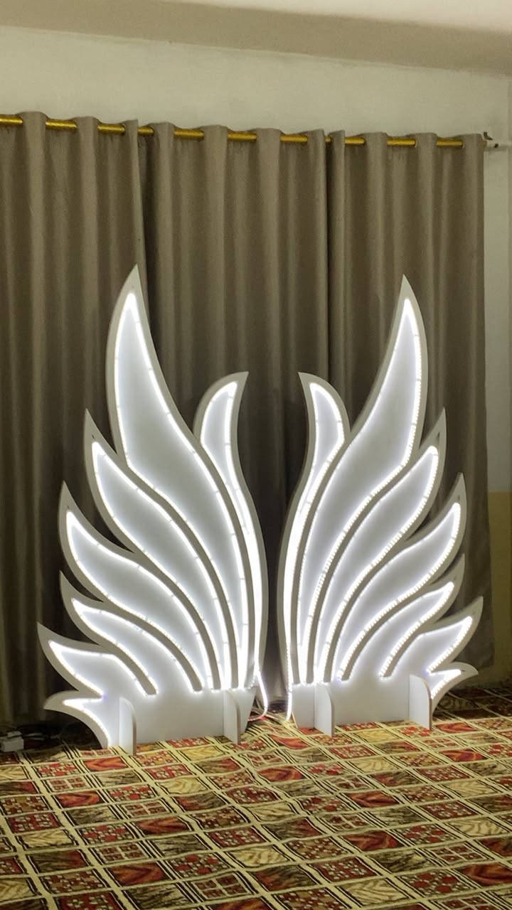 مشروع كوشات جاهز 3 كوشات مع محتوياتها مامستعملات ابد 
خلفيات كوشة عدد 3
ستاندات حديد قوي للستائر عدد 3 
مقدم كيك وكلاصات مزخرفه عدد 3 
ملكانة عدد 3
دف عدد 12 كل كوشة وياه 4 دف 
قند عدد 3 
مشروع جاهز مجهز كل الكوشات سعرهن 1500 
التواصل واتس اب فقط او خاص ***********
