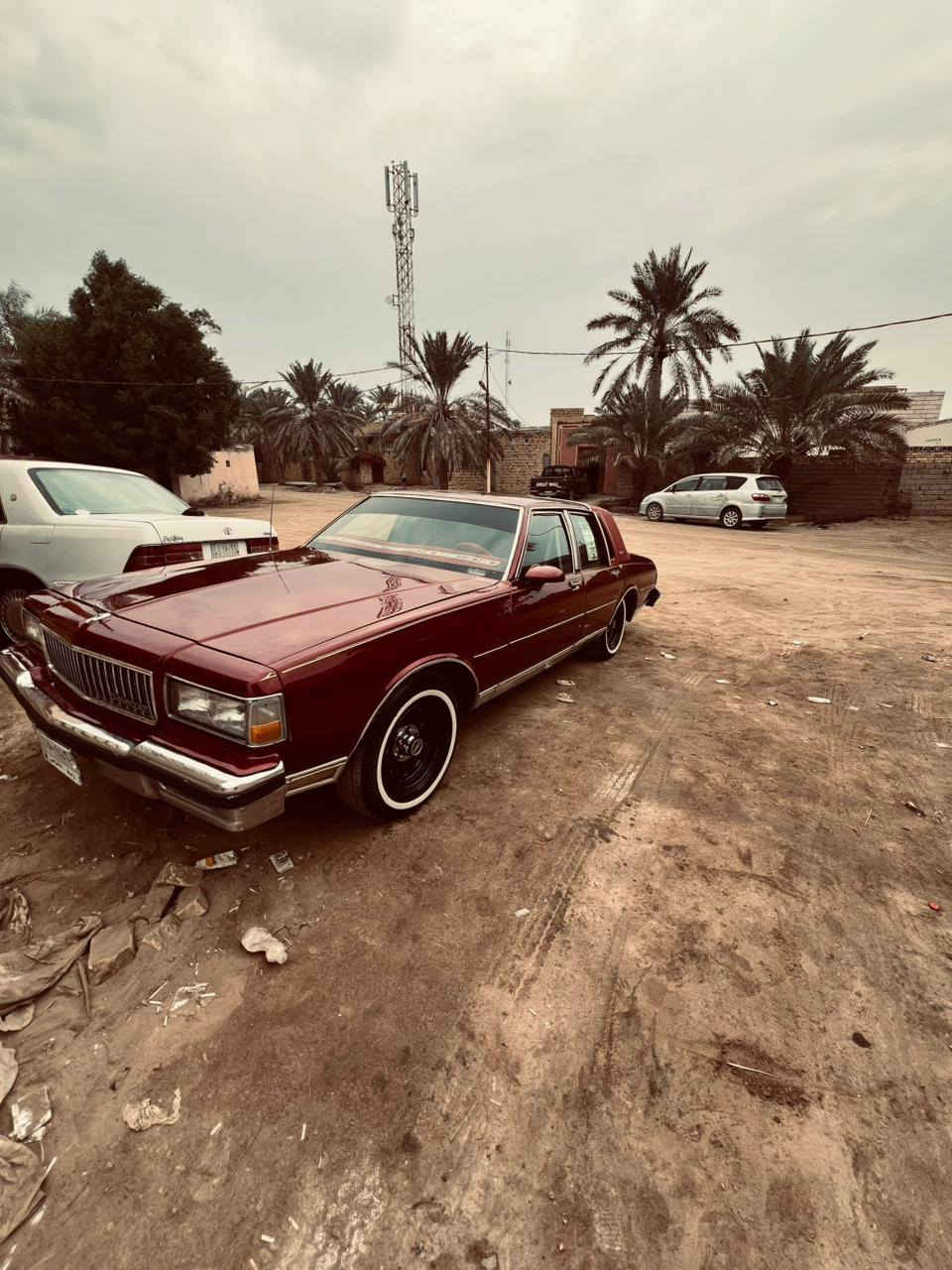 السلام عليكم كابرس موديل ١٩٨٩
السيارة جاهزه ومصروف عليه مال جنايه 

١-تاير جديد رنكات حجم١٦ ستيل + باتري جديد

٢_صدر جديد

٣_كير جديد 

٤_طوافه بانزين جديده + حلابات جديده بل بجيسس

٥_هاند بريك شغال 

٦_منظومه تبريد جديدة كمربريسر SD + تدفئ شغالة نار  

٨_سستم سماعات وشاشه 

١٠_ سكنات والكلوبات كلهن جدد بل كارتون 

١١_أكسل قفل جديد بل كارتون ٤١/١٧    

١٢_ربع جلد كله جديد من اقماشه والجلده والفايبره شادهن

١٣_ادامة محرك بلكات ايسي ديلكو +فلتر بنزين +حلاب

١٤_كهربائياتها كلها شغال من كلوبات داخليه وخارجيه

١٥_كراسي كهرباء

السياره امنه الله ربع متصرف عليه كامله مكمله السيارة مو غاليه على اليدور شي نظيف وجاهز الي ميشتري لا يشارك رائيه كلمن عنده رائيه. السعر ٧٠ بيه مجال 

مكانه : ناصريه سيددخيل

للأستفسار ***********
