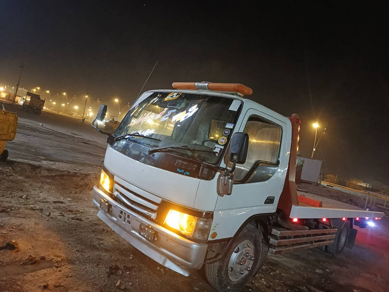 مازدة سطحه ياباني موديل 2000 سنوية لل 28 السياره شغاله نقوصات السياره محرك بي بخار قليل +قلايج كير
مكان السيارة بصرة *********** 
السعر 100 وبي مجال
