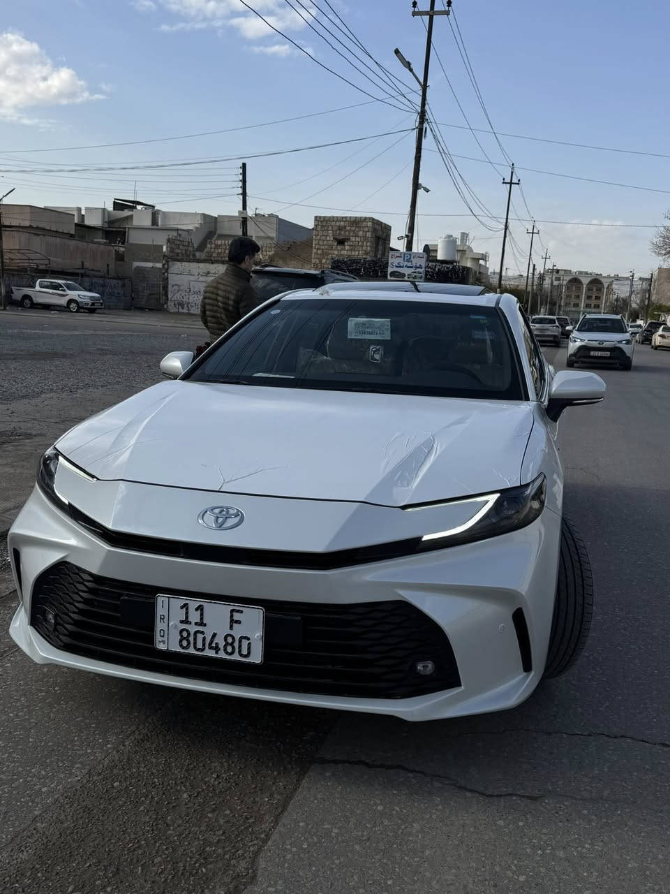 كامري 2025  ياباني لبيع او مراوس  موصفات  افلون🎌 فول السياره فتحه حساسات برده خلفيه تصعد تنزل بل دكمه زيرو السياره رقم بغداد رقم مميز سياره كلين شخطه مابيها ماشيه 9000 غراض شركه بعدهم مملعوب بيهم محرك 2500 هايبرد صاروخ داخل لونين  سياره ب اسمي سياره فقط اسويلك وكاله عامه بيها
***********
