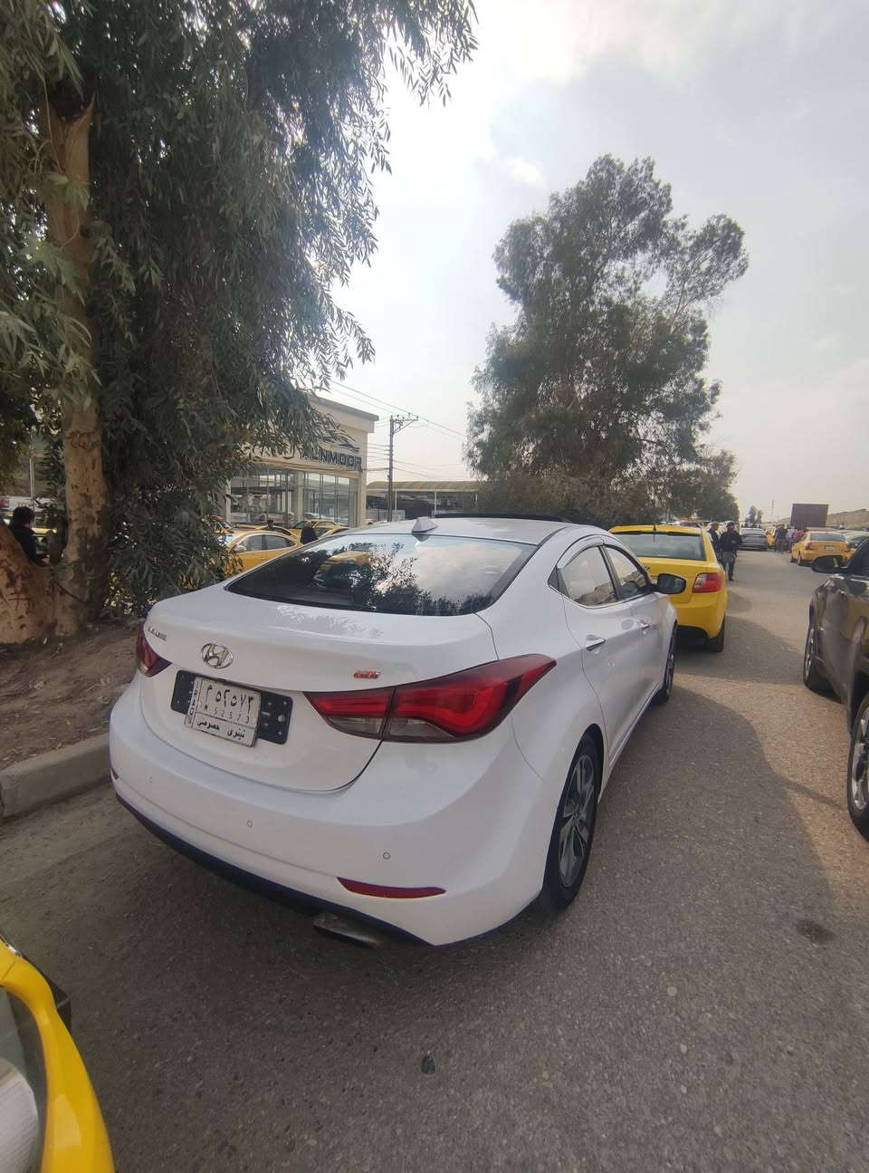 السلام عليكم 
افانتي 2016

ماشيه 180 الف ميل❗
رقم نينوى 
كابون بانزين بيها
سيارة فول مواصفات
مري شفط
تحكمات ستيرن كامل
شاشه+كامره
تبريد 5 قطع
شاشة تبريد
كشنات تدفئه
نظام ايكو
نظام مانع انزلاق
اشاير بالمري
ويل كب
ستيرن هيتر 

السعر 127 💲 وبيها مجال 

***********

موصل الايسر
