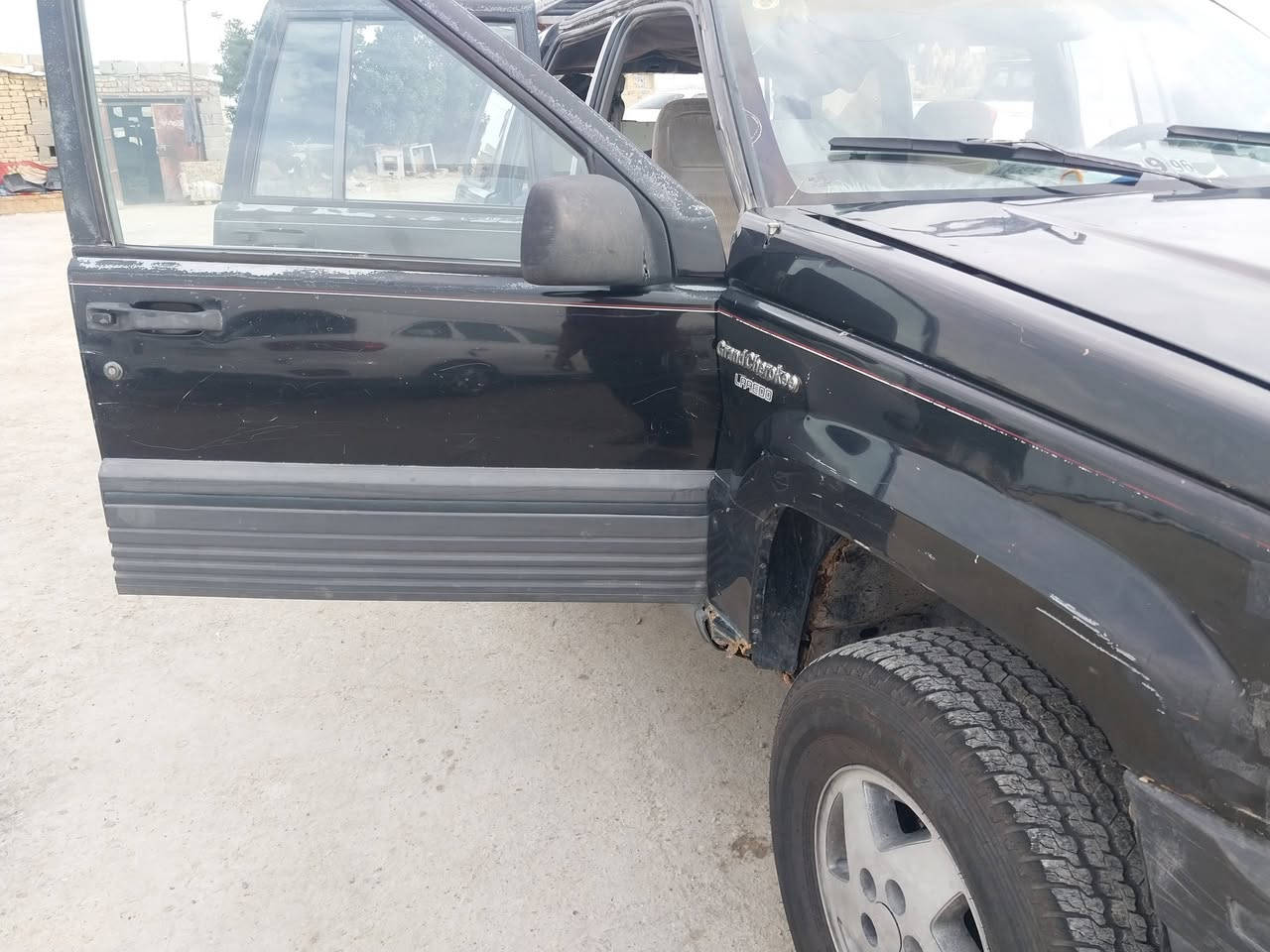 جيب شيروكي بغداد تحويل مباشر موديل ١٩٩٤ بيع مستعجل السعر ٣٥ واسط الزهراء قرب كراج بغداد ***********
