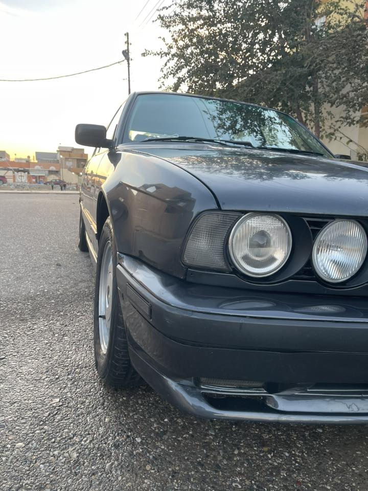 السلام عليكم BMW للبيع او مراوس حسب القناعه
525 اصل فصل 
مكينه كبس
موديل 1992
السيارة فول مواصفات 
كير توماتيك 
تبريد تدفئه
سلايت (تنته)
كشن جلد 
رقم اربيل 
هزه جديده 
سنويه 30
السعر 58 بيها مجال

***********
