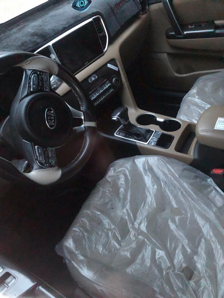 السلام عليكم

للبيع فقط
كيا سبورتج 2019
وكالة شركة ( الدولية )
رقم بغداد 
عداد الكيلو متر ( 125 ) الف كيلو
مكفولة من تبديل والصبغ فقط بارد بسيط بصندوق 🆕✅✔️
نص فول 
مواصفات عادية
سويج
حساس امامي
حساس خلفي
كامره خلفية
شاشة اندرويد
داخل بيجي ( حمصي )
مري شفط
كشافات red

الخ من تفاصيل معروفة
السعر 188$ بي مجال بسيط
العنوان بغداد الامين الثانيه 
السيارة على كلامي وافحص وين ميعجبك بيا سونار يعجبك اني حاضر 
***********
