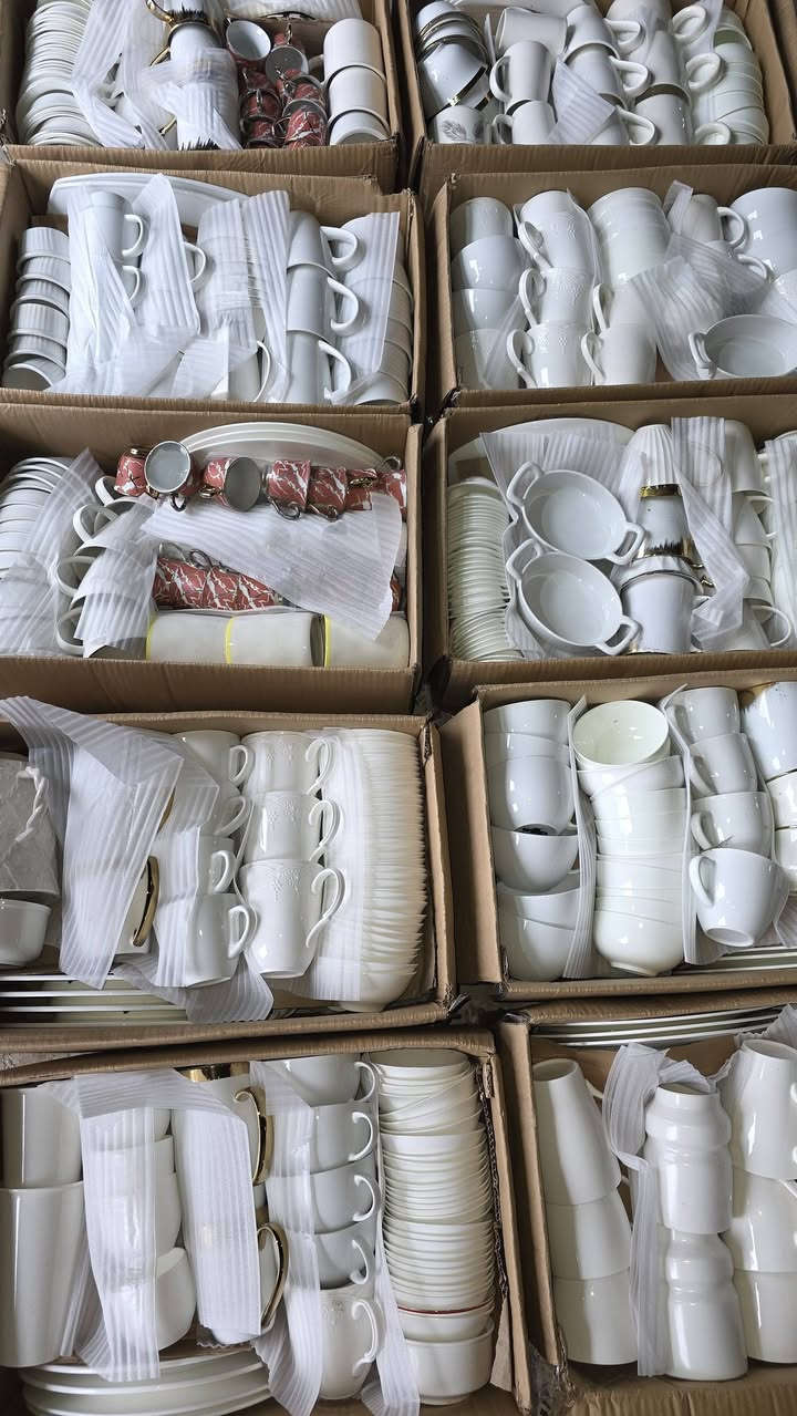 اللهم صلي على محمد وآل محمد 
مشاء الله تبارك الرحمن 
اخوان بضاعتنة علامتنة GY 
جمال ودلال بضاعة كلة موجهة وخير من الله 
بيهة ذهبي ملون وذهبي ابيض 
حتى منقش بي 
هذا كلة بضاعة السياحي
الجملة والكميات 
تواصل عبر الواتساب 
***********
