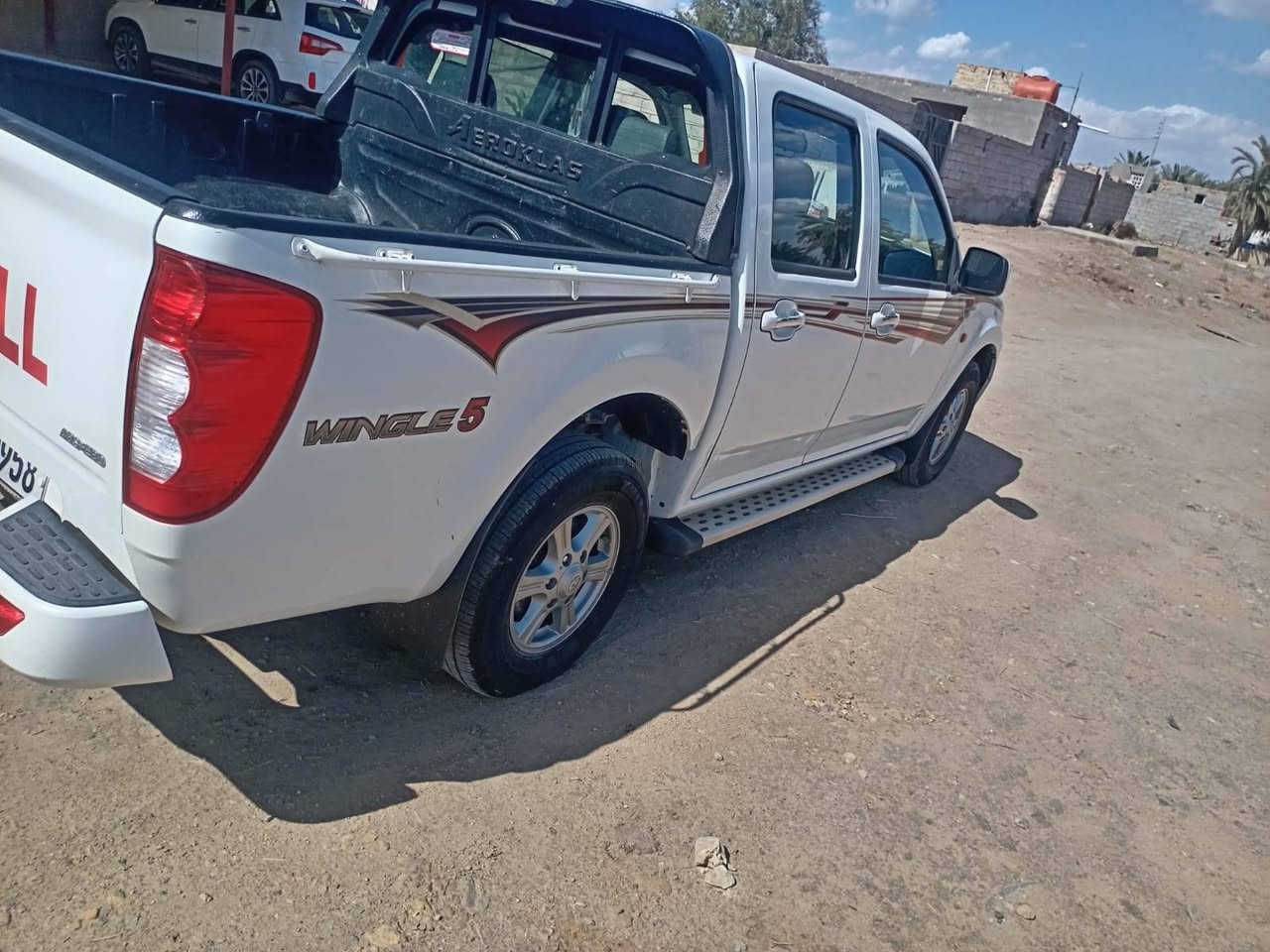 السلام عليكم كريت ويل موديل 2019 شكل ال20 سياره بيهه بارد الباب الخلفي الجهه اليمنة رقم انكليزي جديد سنويه ل2029 سيارة بسمي السعر 103 وبيهه مجال ***********
*********** ترهم مراوس بموديل 2025 مع الفرق
