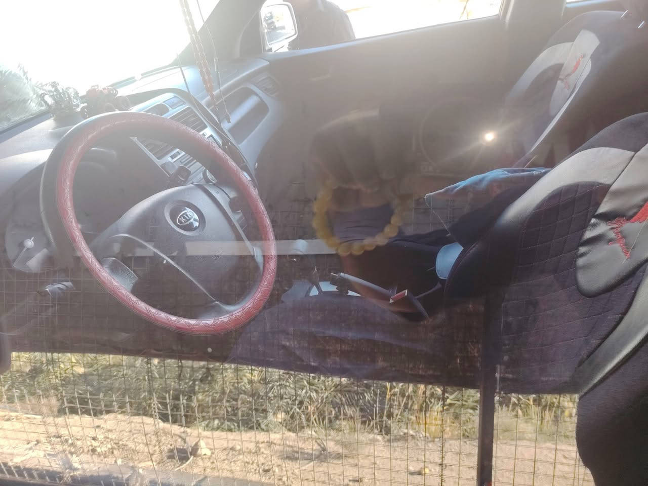 سلام عليكم سياراة سبوتج موتيل الفن 2008البيع 80ورقه بيه مجل رقم تلفون ***********
