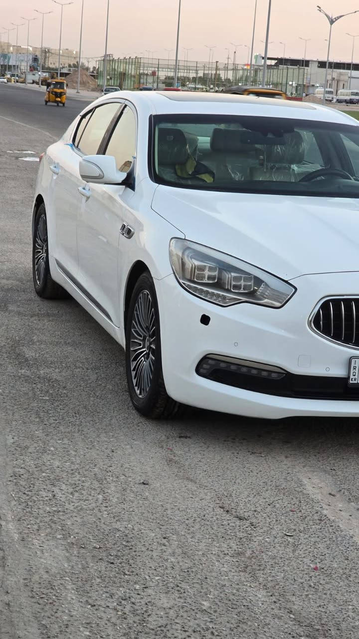 السلام عليكم ورحمة الله
للبيع سيارة كيا كورس موديل 2013 خليجي   

السيارة فول مواصفات الفئه الاوله 

المواصفات

1- كيا كورس موديل 2013 خليجي  

2- محرك 6 سلندر 3800 

3- ويل كب حجم 18 اصلي وكالة عدد 5 ويل كب 

4- ابواب السيارة ال4 شفط كهرباء 

5- قبق جنطة كهربائي شفط

6- مرايا جانبية كهربائية شفط مع السويج مع حساسات الاجتياز الجانبية 

7- بصمات ابواب عدد 5 ابواب وجنطة 

8- حساسات امامي خلفي اصل 

9- السيارة 4 كاميرات امامي وخلفي ومرايا 

10- لايتات زينون عالي ناصي مع كشافات دعامية LED 

11- بخاخات لايتات 

12- بردة خلفية كهربائية اصل مع بردات اصلية للابواب الخلفية

13- فتحة سقف سلايد روف 

14- مرايا جانبية حساسة وعاكسة للضوء العالي 

15- غرفة السيارة جلد بيجي اصل 

16- كشنات الصدر تحكم فول كهرباء والتحكم داخل الابواب مع ذاكرة كشن

17- كشنات السيارة ال 4 تدفئة وتبريد

18- شاشات اصلية في الكشنات الامامية لعرض ال DVD 

19- تحكم ستيرن جهتين متكامل بلوتوث وحاكية وتحكم صوت وسرعة 

20- رادار امامي لتثبيت المسار والسرعة ومانع التصادم

21- كشنات خلفية واسعة جدا مع تحكم بمجموعة من الايعازات في اللوحة الخلفية 

22- تحكم في التبريد والشاشة الرئيسية والبردة الخلفية من المقاعد الخلفية 

23- تحكم كهرباء في الكشنات داخل الكشن تحكم اضافي 

24- تحكم كهرباء في الكشنات الخلفية 

 

26- وضعيات قيادة عدد 3 طبيعي واقتصادي ورياضي 

27- ستيرن كهربائي الحركة 

28- مع مجموعة  من الايعاز في هذا الموديل

سيارة مكفولة كفالة عامة ما عدة طرف البنيد بي صبغ بدون ضربة  ع كد شبر 

وربع اصابع صبغ اثر شخط بل هلال الداير الورة صفحة السايق 

السعر 178

***********
