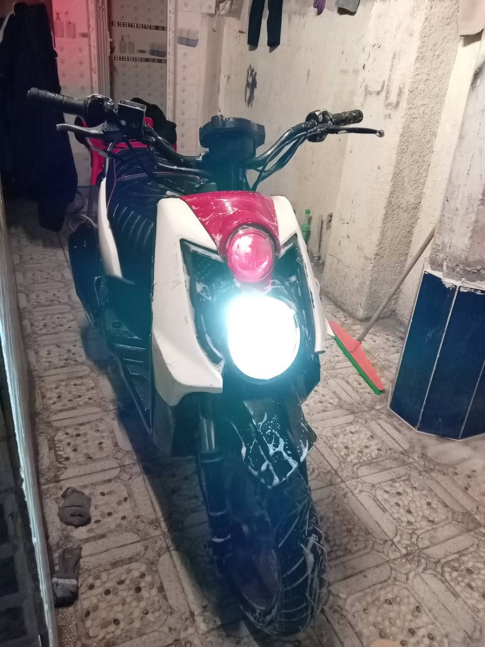 سلام عليكم ورحمة الله سكنس جبلي نوزل مكينه بلاد مامفتوحه دراجه كله شغال ومكينه ما الهاصوت ناعمه اريدها ٦٧٥ وبي مجال ***********
