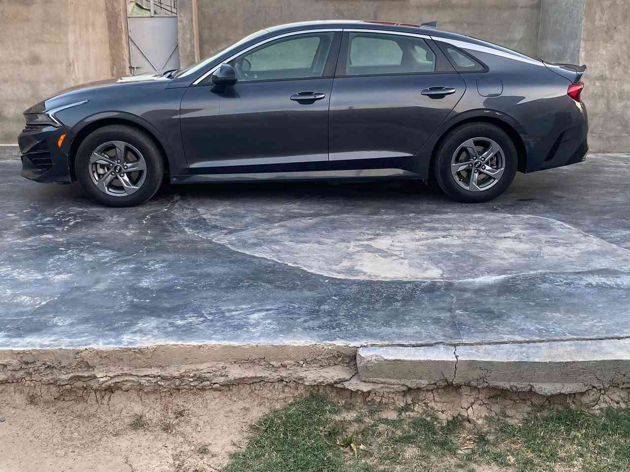 بيع سريع ومناسب .. السعر 137 وبيها مجال للطيبين

اوبتما K5 مديل 21 اربيل باسمي ضرر بنيد فقط بدون دواخل

السياره فول عدا الفتحه شواصي لغود مكفولات شرط سونار

كير صدر محرك تبريد كله مكفول عنوان التاجي 

هاتف ***********

