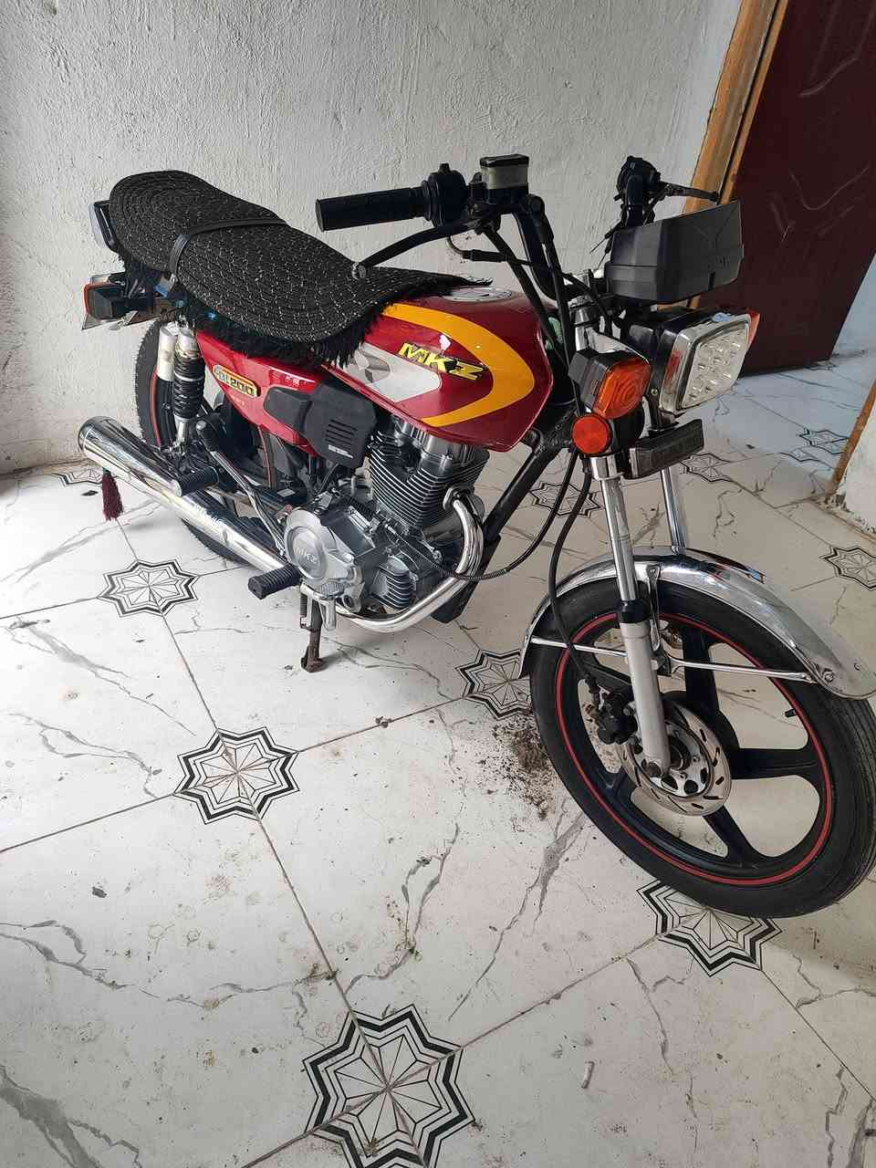 دراجه مال ايران مكينه MKZ  بجيس دراجه نضيفه سعرها 1وميه  لو المراوسه بدراجه  ***********
