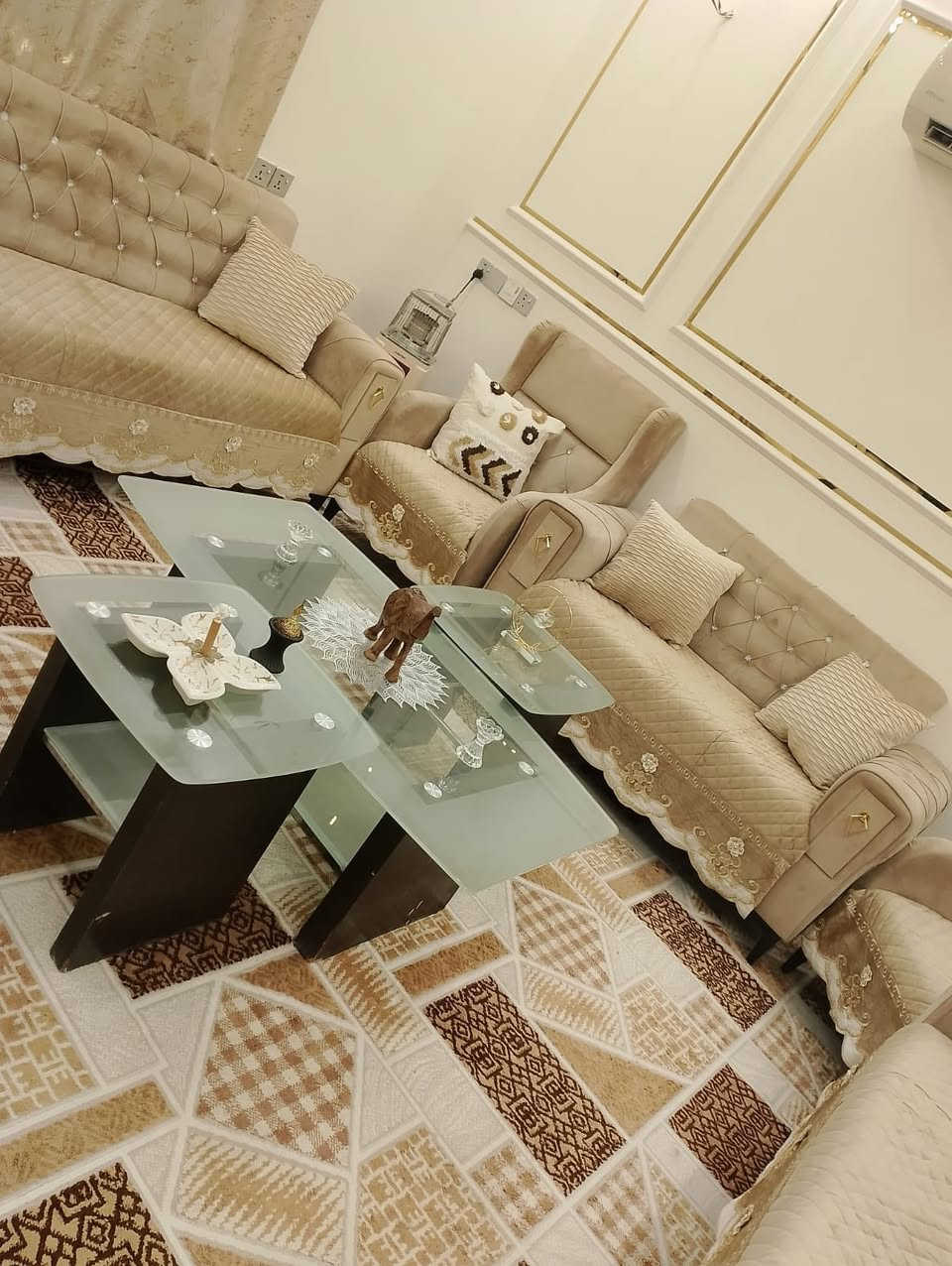 السلام عليكم.  بيت لبيع كربلاء  البوبيات شارع الودي قرب جامع القاضي  100متر طابق واحد ودرج  خارجي   كامل خدمات تبليط عرض شارع 7متر بيت صاير ع شارعين سند 25  بيت جديد  . سعر 150مليون.  بي مجال  للستفسار ***********
