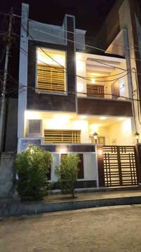 بيت للبيع في حي رساله الثانيه مساحه البيت 108  الواجهه 6 نزال 18 يحتوي...