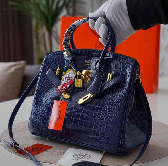 حجم وسط العرض 30 سم ارتفاع 25 سم  
#احذية_وحقائب_خالد خانقين مجمع شاكر رضا
 توصيل داخل خانقين وكل المحافظات 
واتساب *********** 
صفحتنا على الانستا 
‏https://www.instagram.com/khaled_bags_shoes?igsh=aHgzNnAyeDc0cGd1
السناب 
‏https://www.snapchat.com/add/khaledzahawe?share_id=GwP3kgwzTro&locale=ar-EG-u-nu-latn
التيك توك 
‏https://www.tiktok.com/@khaledzahawe?_t=8kEouIPTpO1&_r=1
الفيس 
‏https://www.facebook.com/khaledbagsshoes?mibextid=ZbWKwL
