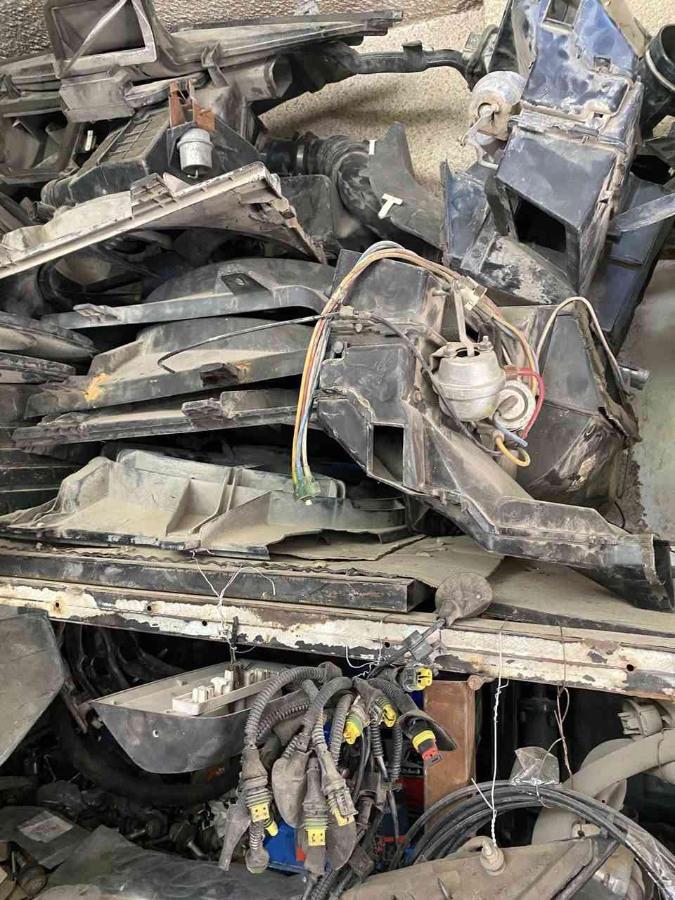 السلام عليكم
🛑توفر جميع ادوات فورد فكتوريا من الكماليات الداخليه والخارجية + ادوات  الصدر 

🛑للاستفسار ***********
