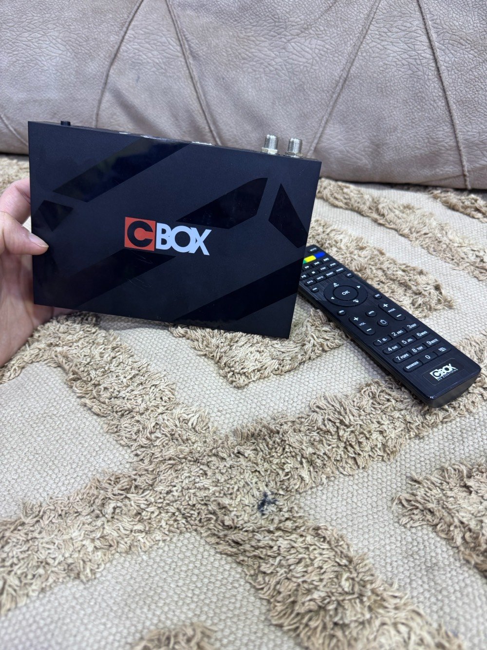 جهاز شبكتي من شركة ايرثلنك يدعم سينمانه وجميع التطبيقات ويدعم وكذالك الستلايت 