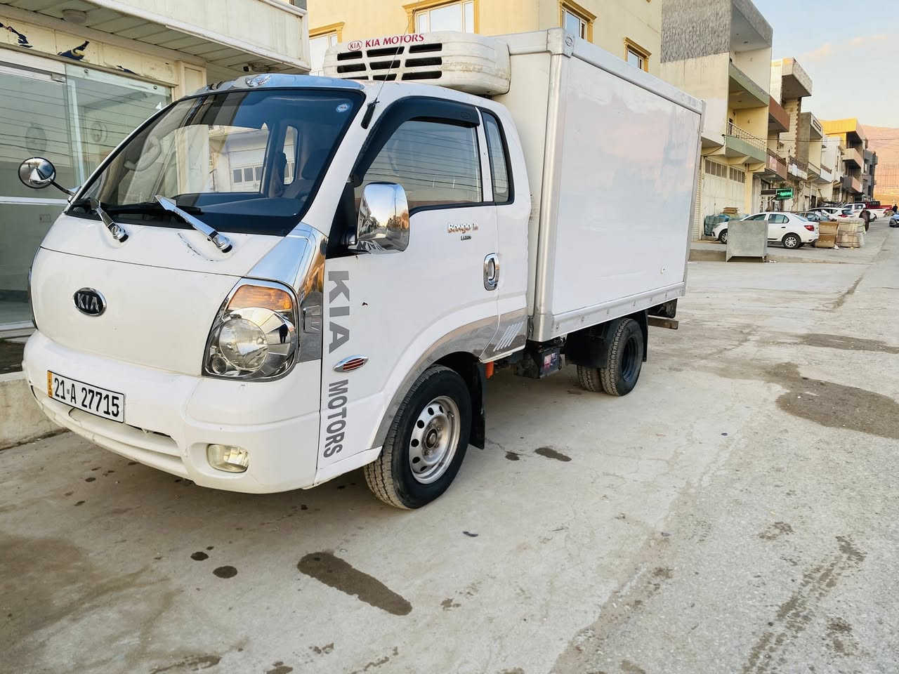 کیا بەراد ٢٠٠٧
٣٠٠٠ی سۆپەر مەکینە سپی  ١٠٥$
***********
