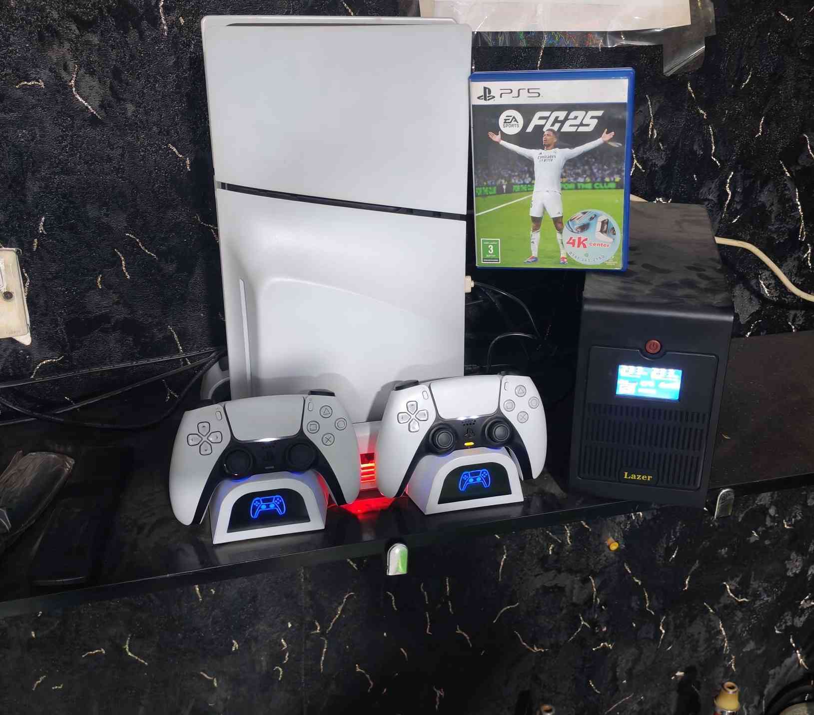 السلام عليكم
بلي 5 اسلم طافي الحديث
استعمال شهرين فقط يعني الجديد
وحده تخزين 1 تيره
كرتونه مع المحقات كامل
جوستك عداد 2
قاعدات شحن+مروحه
يوبي اس اون لاين 1كيفي
قرص فيفيه 25 
السعر ٨٧٥ الف
رقم الهاتف ***********
مكاني بغداد حي الجهاد
