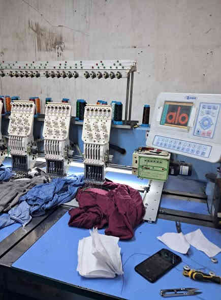 مكينة تطريز عدد ٢ هابورغ 2008 بحاله ممتازه
لأصحاب المعامل جمله
بسعر مناسب 50$ اثنينهن
6 ابر بدون مقص
مكائن عملاقه للجمله خير من الله
العنوان شارع الخيام مقابل المطعم التركي 
*********** واتس اب
