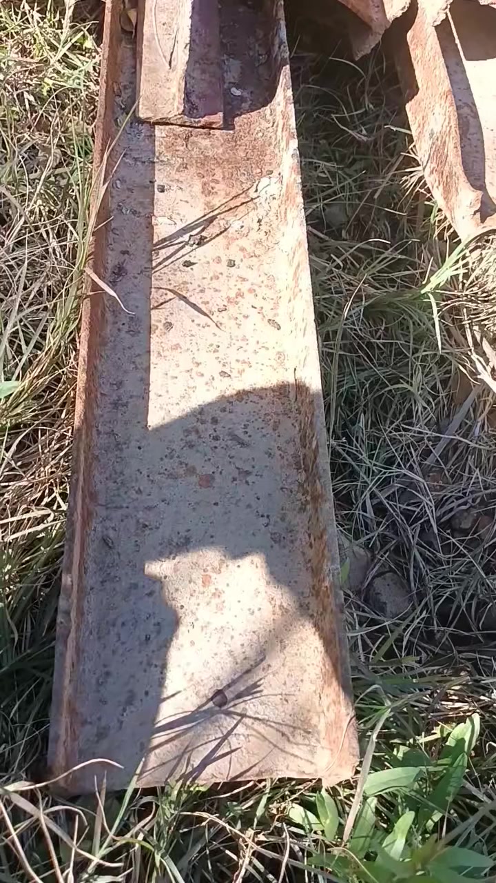 حديد مستعمل للبيع
شيلمان عدد ٨ 
قواطع محميه طول ٣ عرض ٣.٢٥ عدد ٤  
جام خانه مقطع ٣
فريم + بوري + زوايه 

***********
